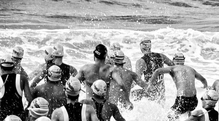 Nade com segurança e alcance seus objetivos na praia de Copacabana: 6 dicas para iniciantes com o apoio de um treinador de natação formado em educação física
